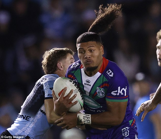 Došlo je nakon što je mladi pištolj glumio nastup u pobjedi Warriorsa 40-10 nad Cronullom tijekom vikenda