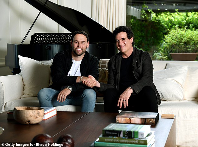 Braun i Scott Borchetta pozirali su za fotografiju 28. lipnja 2019. u Montecitu u Kaliforniji