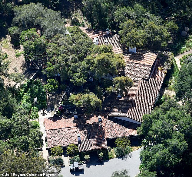 Selleck je kupio kuću za 5 milijuna dolara, ali s otkazivanjem Blue Bloods, priznao je da se sada boji da će se možda morati razdvojiti s imanjem zbog gubitka stalne plaće