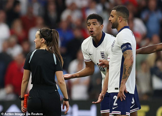 Međutim, njegovi 'Edge' rizici koji utječu na njegove suigrače, a ne usmjereni na protivnike