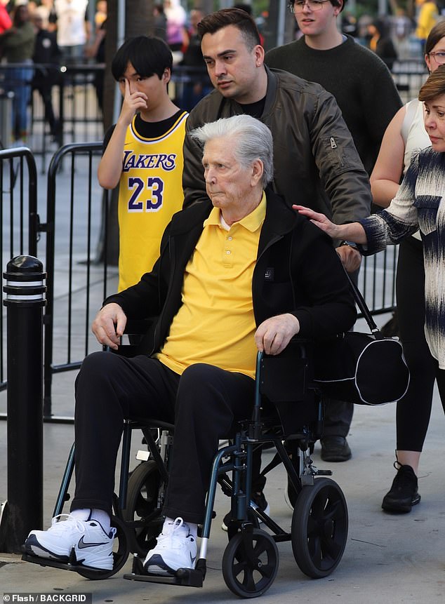 Posljednji put kad je Wilson viđen u javnosti bio je prošlog travnja, kada je postao krhko u invalidskim kolicima kako bi prisustvovao igri Los Angeles Lakers