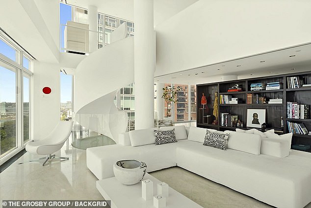 Realtor.com je izvijestio da bivši par prebacuje zapanjujući petosobni 'trilex' stan u West Villageu koji su kupili 2008. godine za 21 milijuna dolara