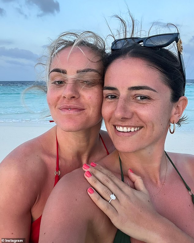 Matildas zvijezda i Van de Donk - koji su suigrači s francuskom bojom Lyon - najavili su svoj angažman u siječnju prošle godine (na slici)