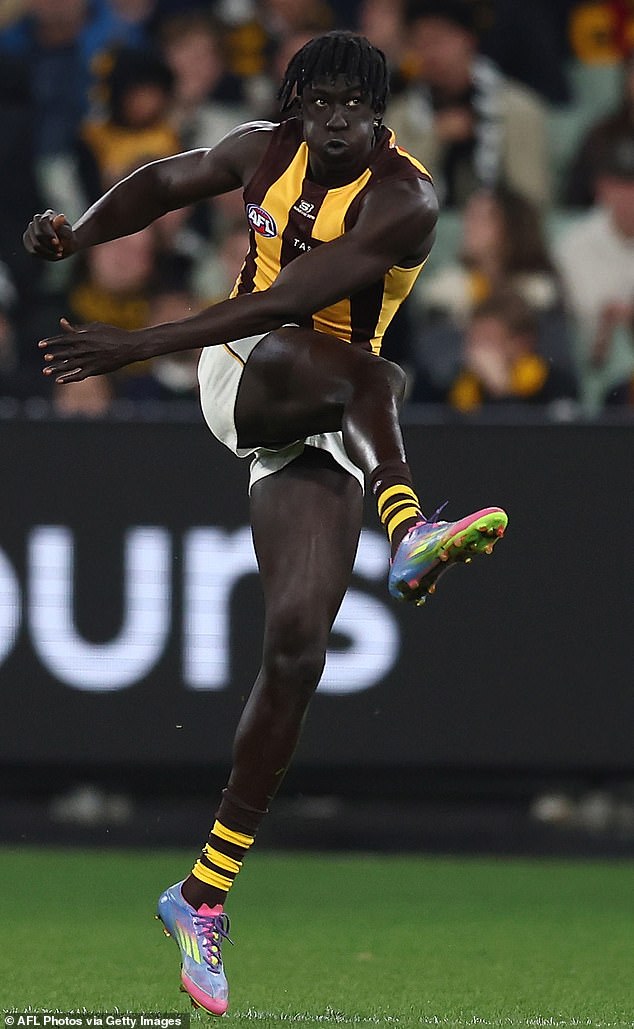 Hawthorn Star na kraju je preseljen u Australiju 2011. godine - i ubrzo se zaljubio u Footy