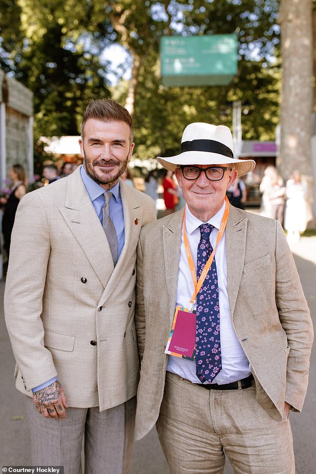 Glavni urednik Mark Hedges prisjetio se: ¿Čim smo predstavljeni, David mi je rekao koliko voli seoski život. Čita svako izdanje od naslovnice do naslovnice (Beckham i Hedges prikazani zajedno na prošlomjesečnom Chelsea Flower Showu)