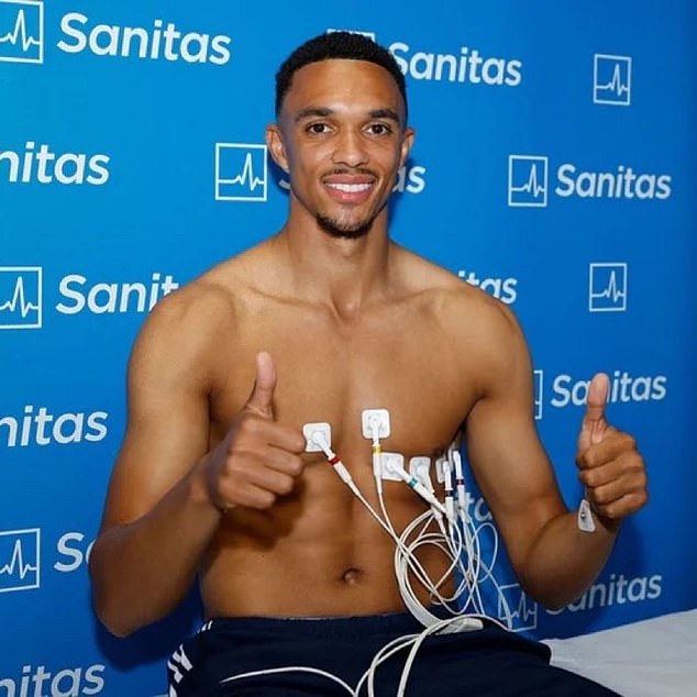 Trent Alexander-Arnold na slici podvrgnut njegovom liječniku uoči njegovog Real Madrida