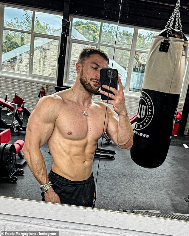 Kerry's je sada nastavio s Paolom Margaglioneom nakon sastanka dok je snimao slavne hotege