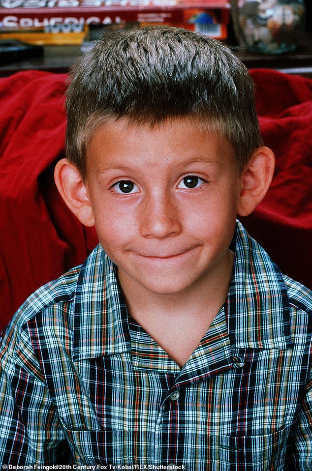 Erik je rekao Cranstonu da je bio usredotočen na svoje obrazovanje i da desetljećima nije bio pred kamerama