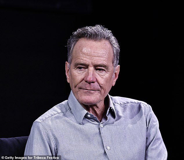 Bryan Cranston, koji je igrao Hal Wilkerson u seriji, razgovarao je s domaćinima Dana Carvey i Davidom Spadeom o svojoj jednokratnoj zvijezdi. Na slici u utorak u NYC -u