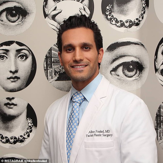 Ricki je tada dokazala da nije vratara tako što je povikala 'Genius' Beverly Hills plastični kirurg dr. Allena FOULAD (na slici 2018.): 'Nekako mislim da je to najbolje dizanje lica koje sam ikad vidio'