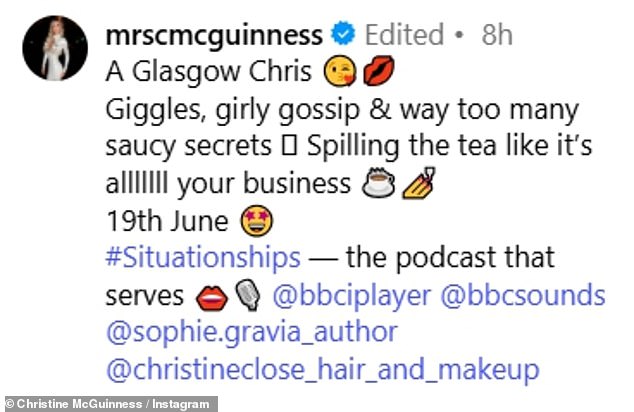Napisala je njezin zabavni post, Christine je napisala: 'Glasgow Chris. Giggles, Girly tračevi i previše previše umakanih tajni. Prolivanje čaja kao da je sve vaše poslovanje, 19. lipnja '