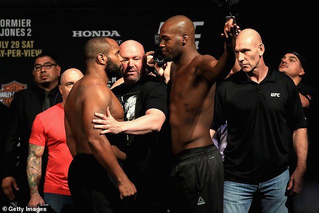 Jones (desno) i Cormier (lijevo) imali su jedno od najintenzivnijih suparnika u povijesti UFC -a