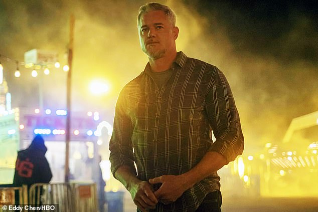 Kao Cal Jacobs, Daneov je nastup pun jedva potisnutog bijesa što je problem u njegovom roditeljstvu Nate Jacobs Jacoba Elordija