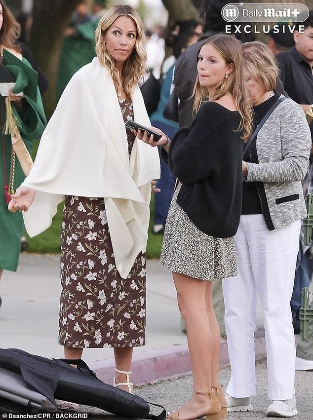 Oscarski glumac, 70, i bivši dizajner torbica, 51, (na slici lijevo s kćeri bivšeg para Grace, 15) zadržali su se na događaju na događaju