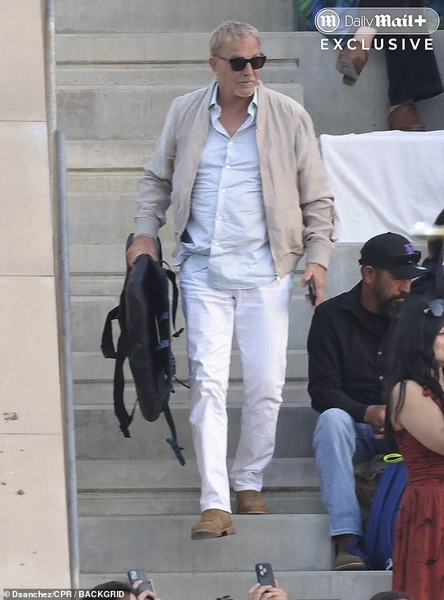 Costnerova velika pomiješana obitelj također uključuje sina Liama, 28, iz njegove veze s Bridgetom Rooneyjem