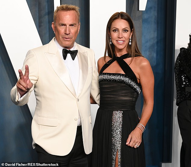 Costner i Baumgartner dovršili su razvod nakon 19 -godišnjeg braka 2024. godine - s njihovom pravnom borbom Blockbuster odigranih u javnosti - na slici 2022