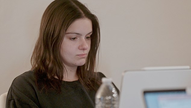 'Vidite puno mračnih stvari kada počnete istražiti tko je nakon pre-tinejdžerskih djevojaka. Iznenadilo me svezak koliko je muškaraca bilo tamo koji su željeli razgovarati s mladim djevojkama koje su imale 12 godina. To je stotine tisuća muškaraca 