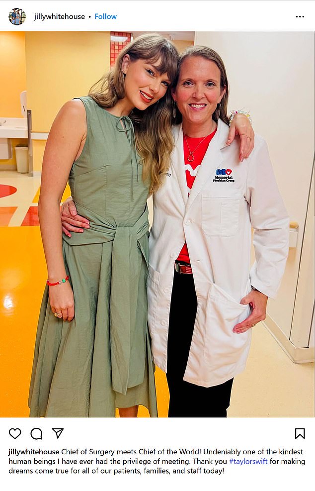 Taylorov posjet u petak održan je u dječjoj bolnici Joe DiMaggio, a Megastar se zaustavio i razgovarao s pacijentima, osobljem i obiteljima