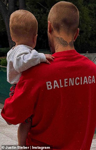 Beba je nanijela crvene kratke hlače