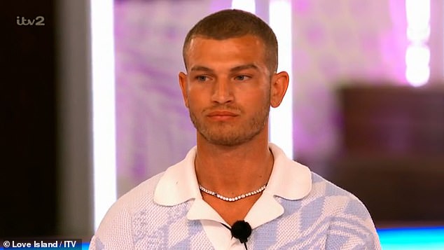 Blu, 26, pojavio se u trenutnoj sezoni emisije ITV2, ali bila je druga zvijezda koja je ranije ovog mjeseca brutalno odbačena iz vile Majorca (vidljivo)
