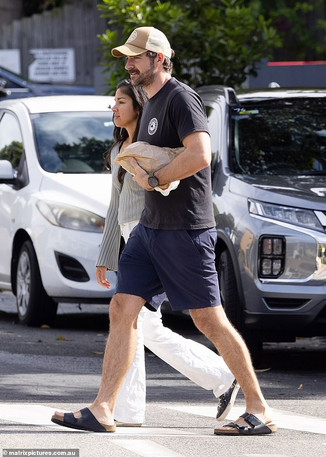 Ostala je blizu svog novog plamena, kinematografa sa sjedištem u Sydneyu, Jake Iesu