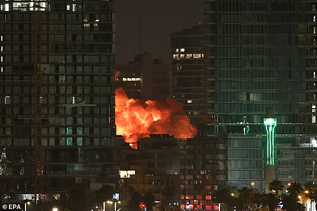 Izraelski zračni prostor zatvoren je za civilne letove nakon raketnih napada iz Irana