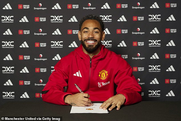 Matheus Cunha pridružio se Manchester Unitedu iz Wolvesa u ugovoru vrijedan 62,5 milijuna funti
