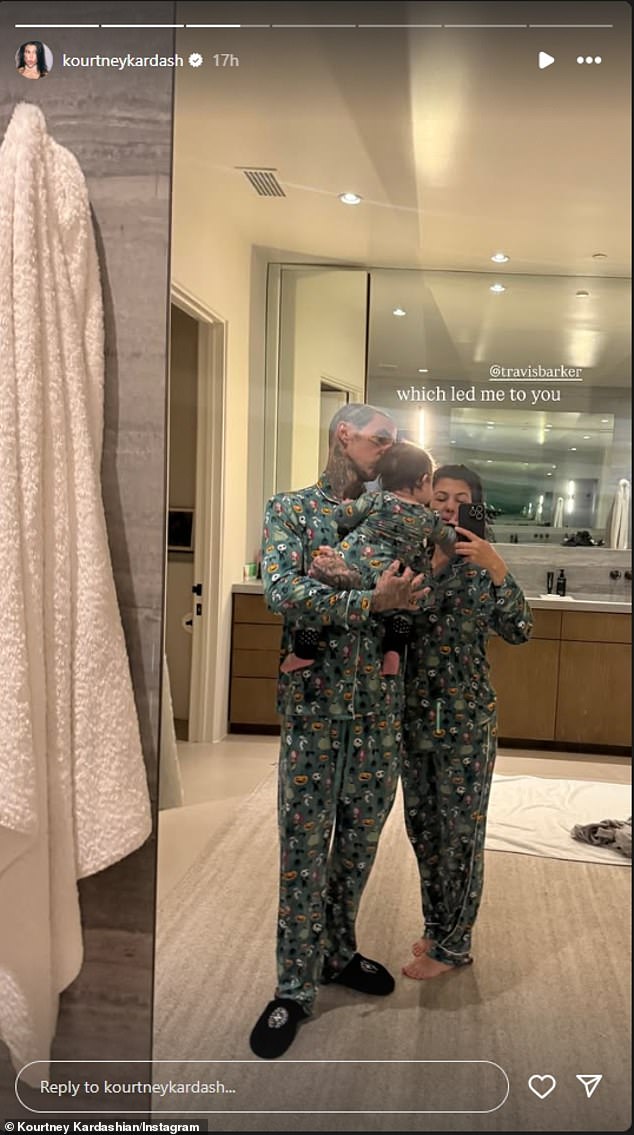 Kardashian je tada objavila PJ-a sa sobom sa suprugom Travisom Barkerom i njihovim 19-mjesečnim sinom Rockyjem trinaest koji je napisala: 