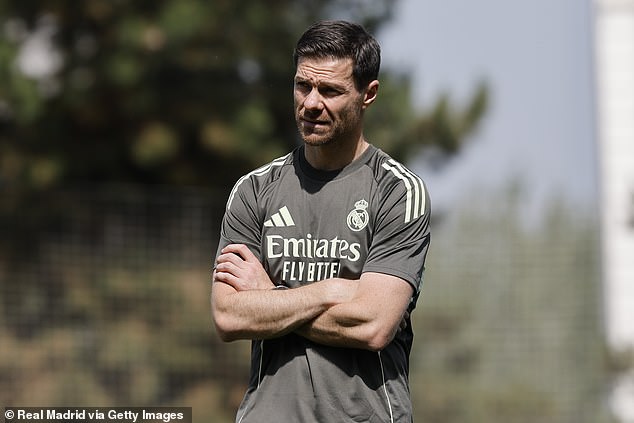 Xabi Alonso sa strane dobivaju kampanju i trče protiv saudijskih arapskih divova al-hilal