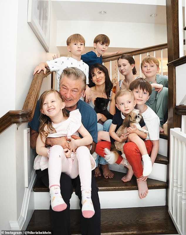 Alec se vidi sa suprugom Hilarijom i njihovom sedmero djece