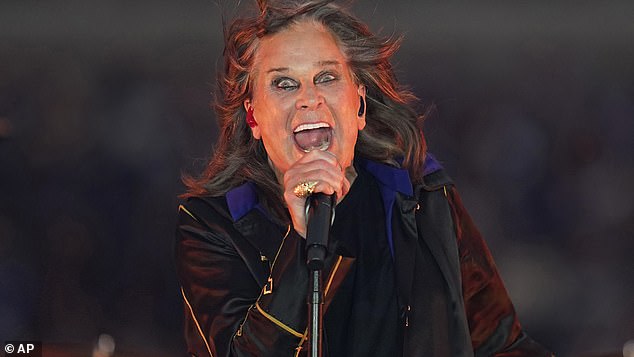 Oz se naplaćuje da pjeva solo melodije i ponovno se ujedini sa subotom za zvijezde u dobrotvornom bashu u Villa Parku 5. srpnja