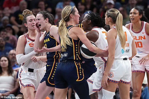 Marina Mabrey trebala je biti izbačena za njezinu gurnu na Caitlin Clark, presudila je WNBA