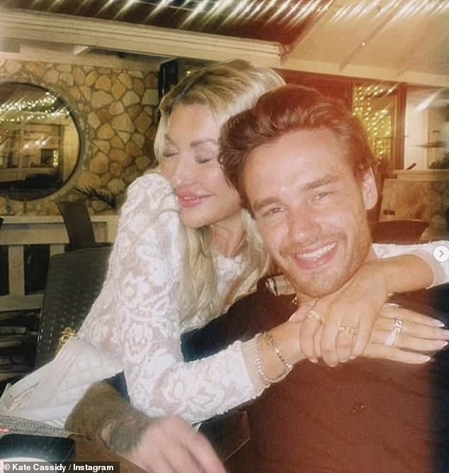 Pjevač Liam umro je u dobi od 31 godine 16. listopada 2024. godine, nakon što je pao s balkona u hotelu u Buenos Airesu u Argentini, a otkriveno je da ima alkohol i kokain u svom sustavu