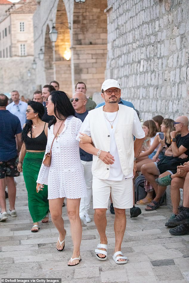 Bensonova sjećanja na njegovu interakciju s Katy dolaze usred zabrinutosti da je njezin odnos s zaručnikom Orlandom Bloom