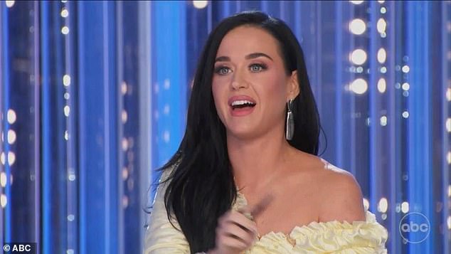 Tijekom audicije idola, Katy je rekla da je publika '' 'Swoon za Bensona Boonea,' dodajući da ga je mogla vidjeti kako 'pobjeđuje American Idol'