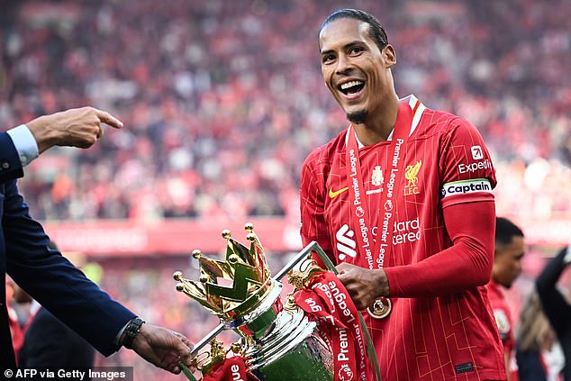 Kapetan Virgil van Dijk vodio je Redse do svog drugog naslova Premier lige, ali promašio je na Final Six