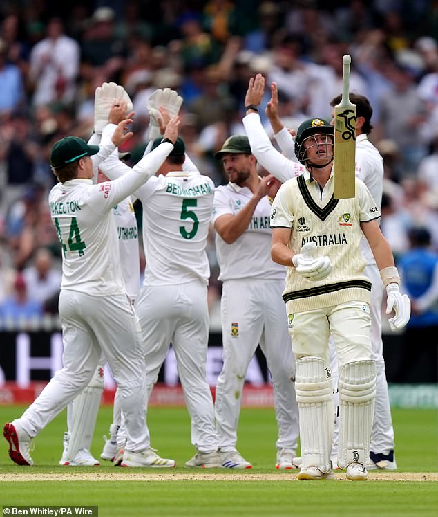 Marnus Labuschagne gledao je neku vrstu tijekom poraz Australije od strane Južne Afrike kod Lord's