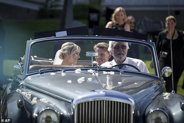 Odegaardovo idilično vjenčanje vikenda s Helen Spilling prekinulo je gužvu