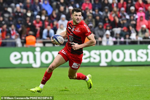 Blair Kinghorn je među prednjim trkačima za odabir i kasno će se pridružiti grupi