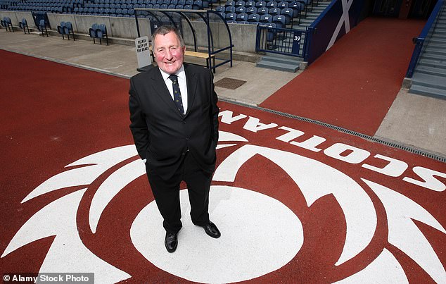 Bivši prop bio je predsjednik SRU-a od 2010. do 2012. godine i ostao je u odboru do 2019. godine