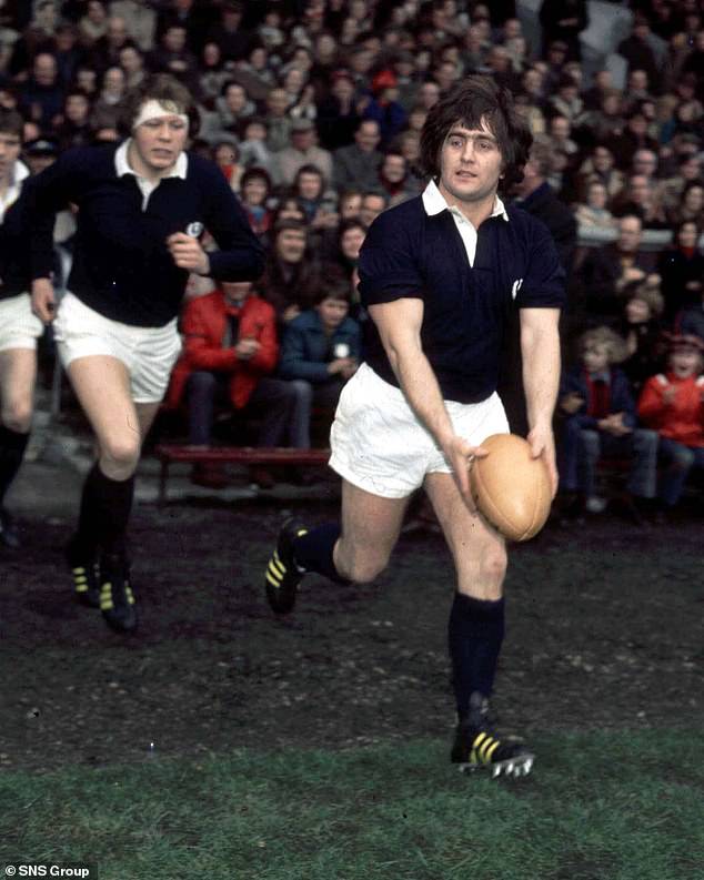 McLauchlan je također kapetan svoje zemlje 19 puta, što je rekord prije nego što je David Sole nadmašio svoj zbroj