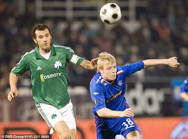 Naismith, iznad desno, odigrao je svoju ulogu u igri protiv Panathinaikosa 2008. godine kada je Ibrox Club dobio vrući prijem