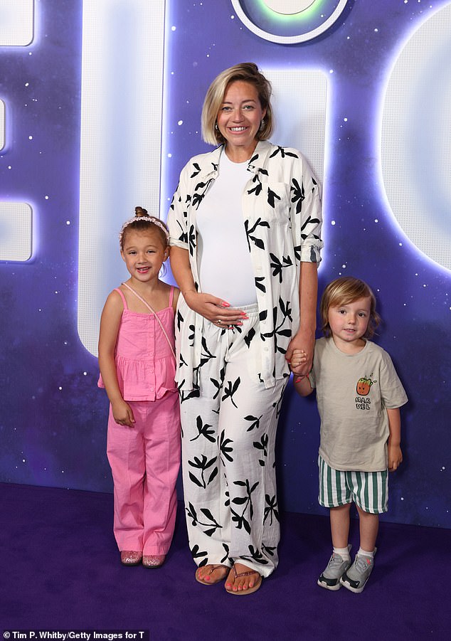 Tragične vijesti dolaze samo nekoliko dana nakon što je TV zvijezda pokazala svoju bebu dok se pridružila svojoj najstarijoj djeci na projekciji Elio u Londonu (na slici) Disney Pixar's Elio (na slici)