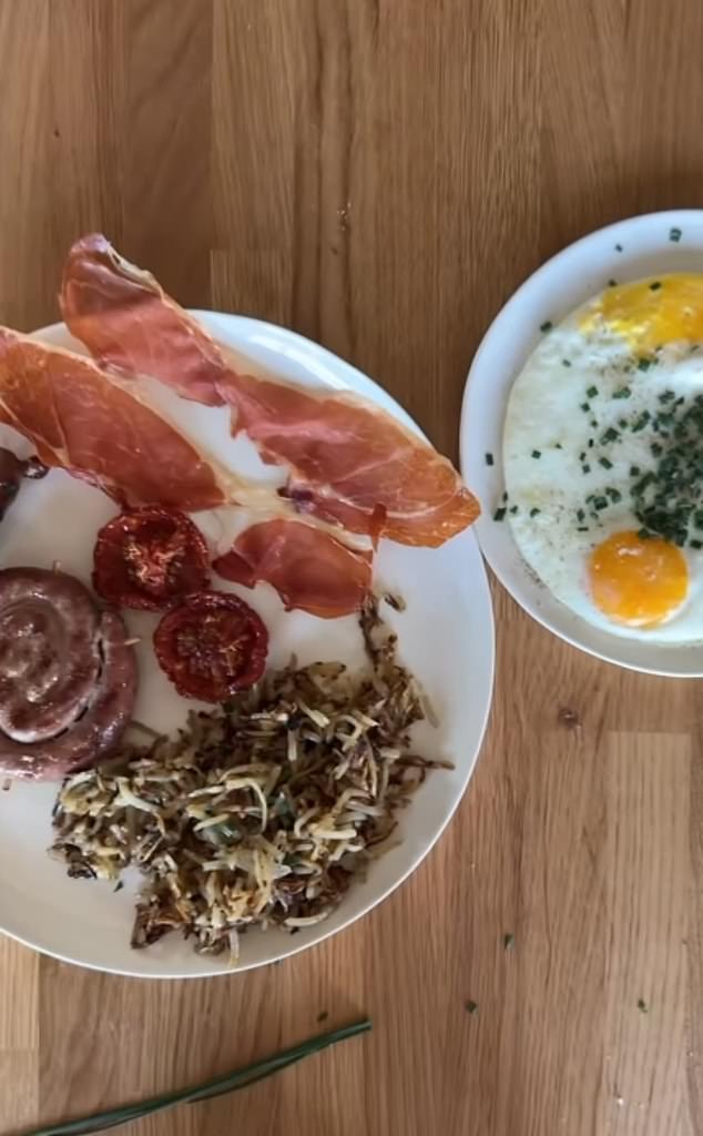 Paltrow je tada pokazao sunčano jaje, a njezin puni kuhani i pozlaćeni doručak dok je video prišao kraju