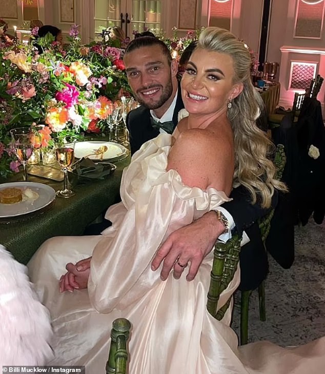 Carroll i Mucklow imaju troje djece zajedno Arlo, Wolf i Marvel Mae, a ona također odgaja svoje dvoje djece Emilie Rose (15) i Lucas, 14 iz njegove prošle veze