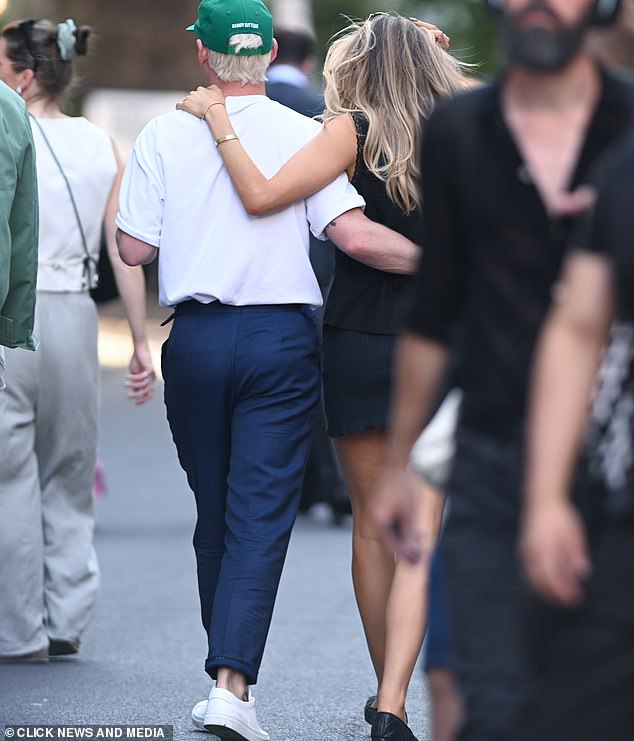 Sophie je pokazala svoju bebu i izrezala elegantnu figuru u crnom vrhu i odgovarajućoj suknji