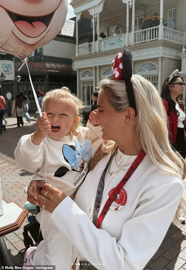 Influencer (26) koji dijeli dvogodišnjaka s Tommyjem Furyjem ispitivao je je li 'izrezana za majčinstvo' i Siada; '' Nije sve to ugodno. Ne znam kako to objasniti '