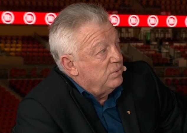 Prošlog mjeseca Gould je bio upetljan u grijanu razmjenu s novinarom ragbi lige Michael Chammas na 100% footy u odnosu na Canterbury koji juri zvijezdu Wests Tigers Lachlan Galvin