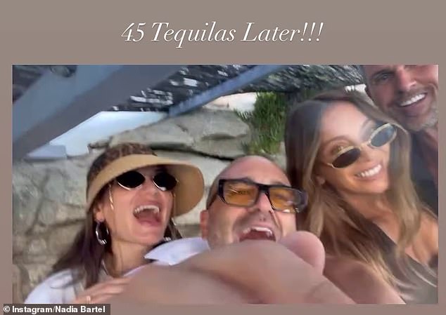 Skupina prijatelja mogla je vidjeti kako se u restoranu kucaju i plešu na kućnu glazbu nakon što je popio '45 tequilas '
