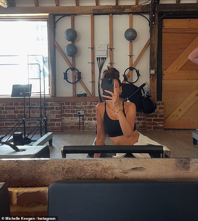 Glumica, 38, nosila je ošišani sportski grudnjak dok je uživala u Pilates sesiji i igri Padela u ažuriranju podijeljena na Instagramu
